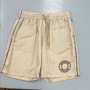 Burberry Tan short M